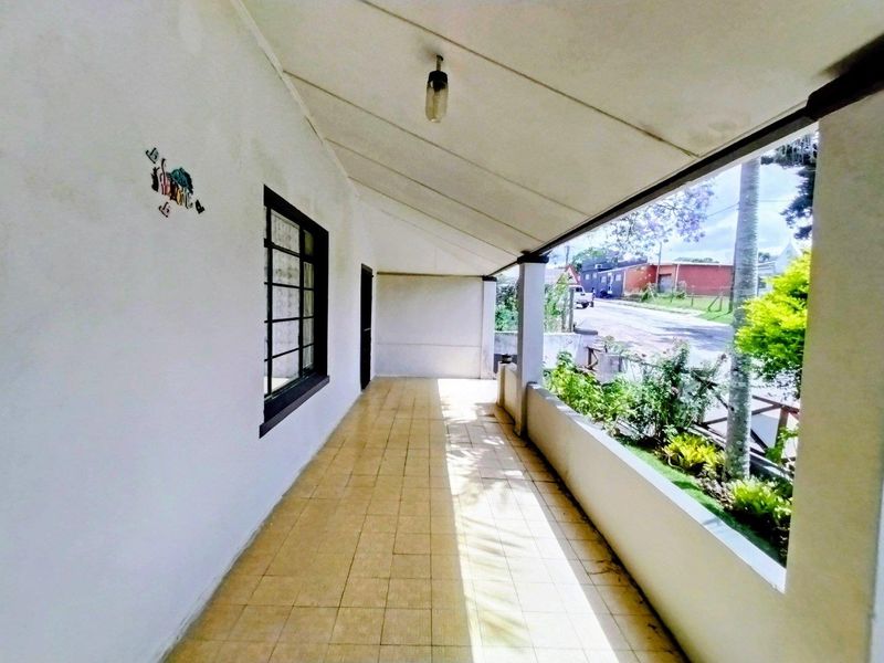 CHARMING HOME FULL OF POTENTIAL AND OLD WORLD WARMTH - Photo 5