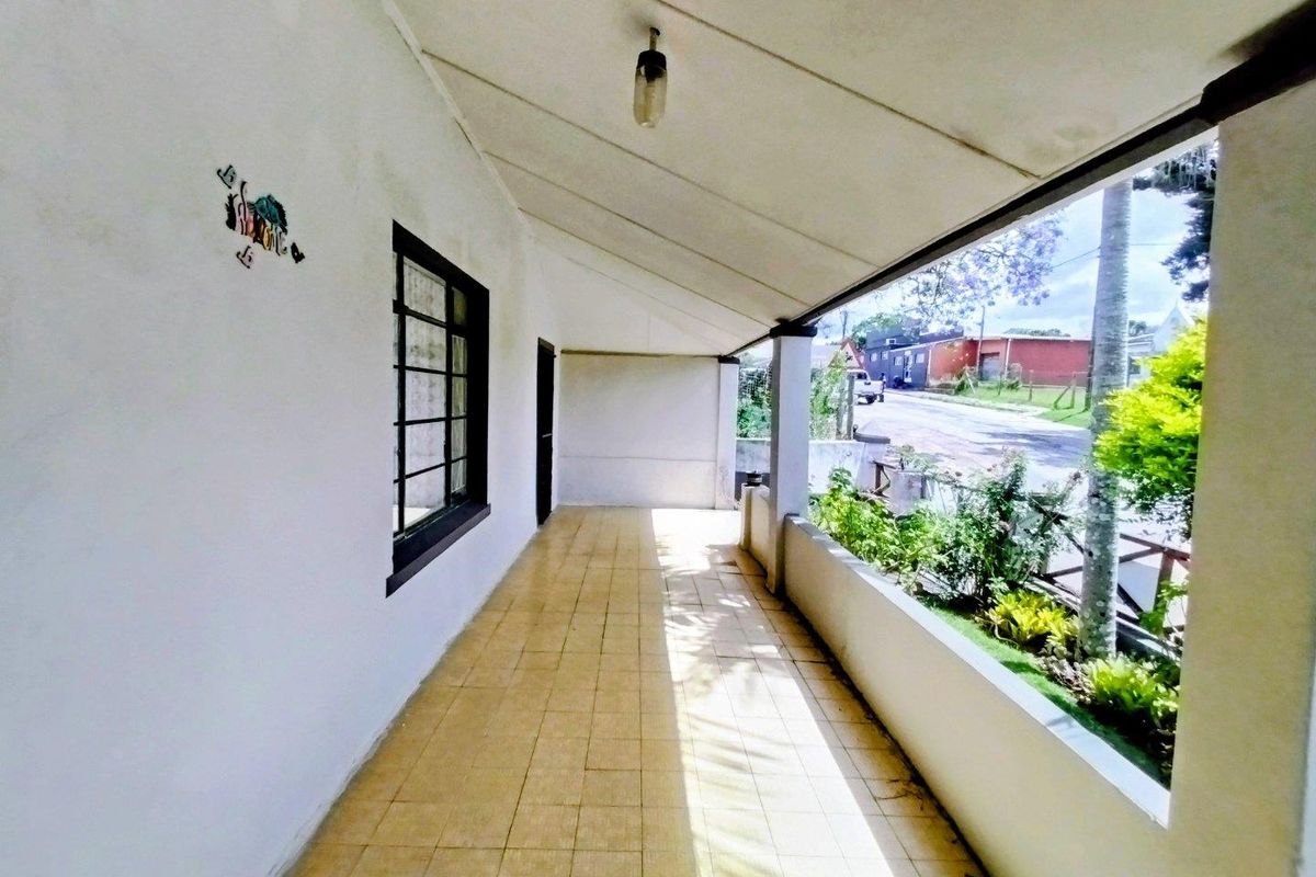 CHARMING HOME FULL OF POTENTIAL AND OLD WORLD WARMTH - Photo 5