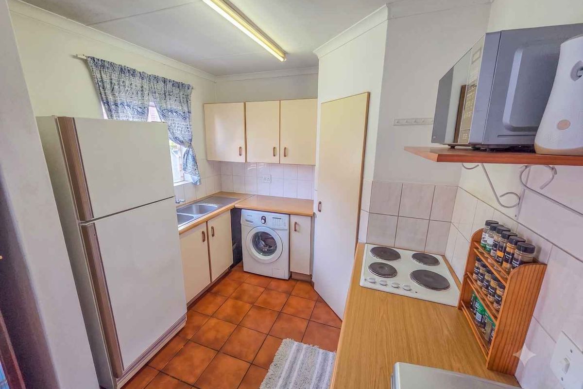 2 Bedroom Townhouse For Sale in Die Wilgers - Photo 4