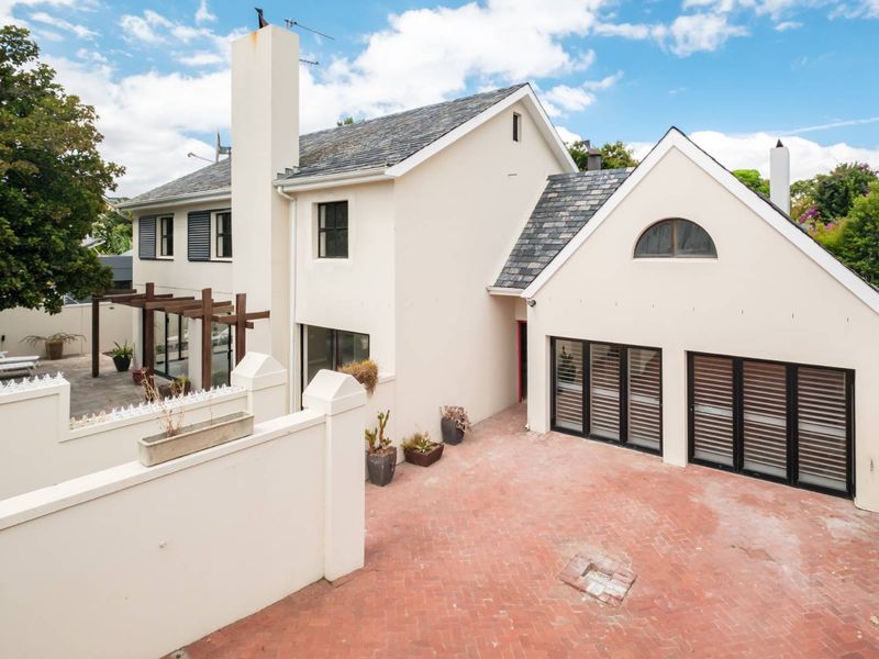 Buy into the Newlands Lifestyle and Walk Everywhere! - Photo 2