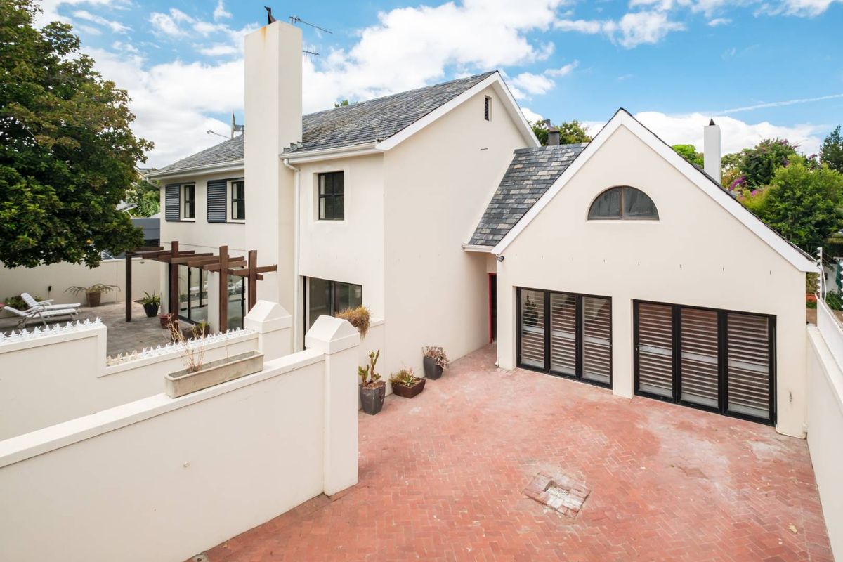 Buy into the Newlands Lifestyle and Walk Everywhere! - Photo 2