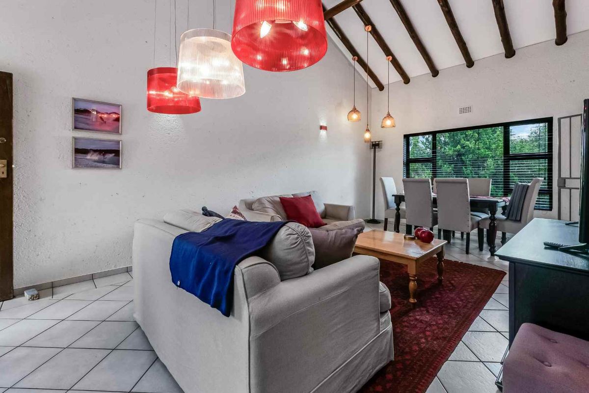 3 BEDROOM LOFT APARTNENT FOR SALE IN MORNINGSIDE!! - Photo 2