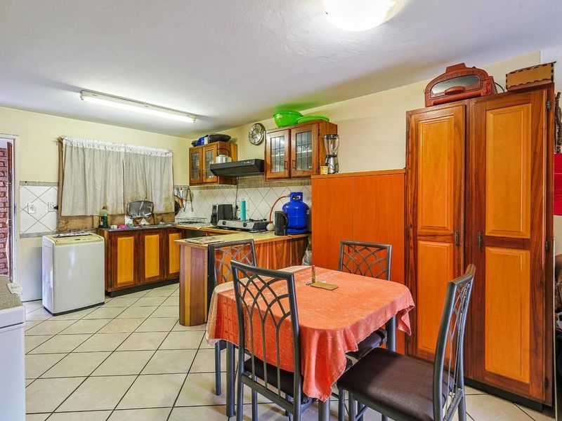 Exclusive Mandate – 2 Bedroom Townhouse with Single Garage - Photo 8