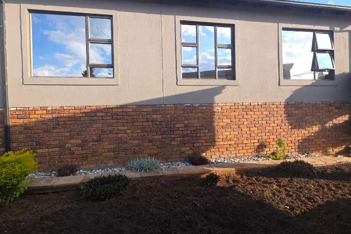 Luxury 3-Bedroom home with modern finishes for sale in Mahube Valley, - Photo 2