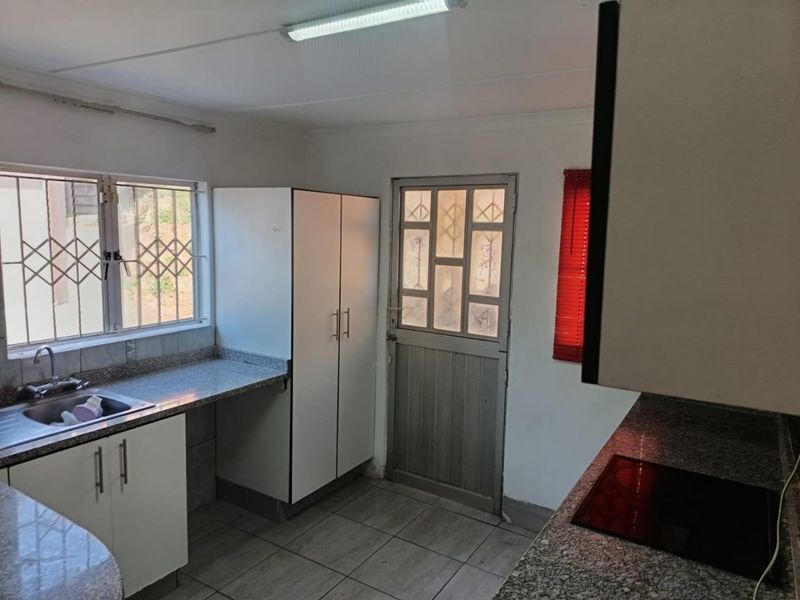 Beautifully Renovated Family Home with Income-Generating Granny Flat in Merebank - Photo 7