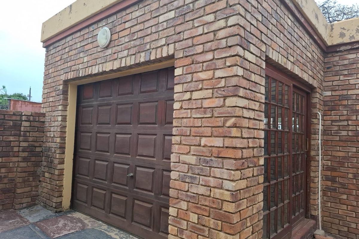 5 bedrooms house for sale in Soshanguve gg - Photo 2