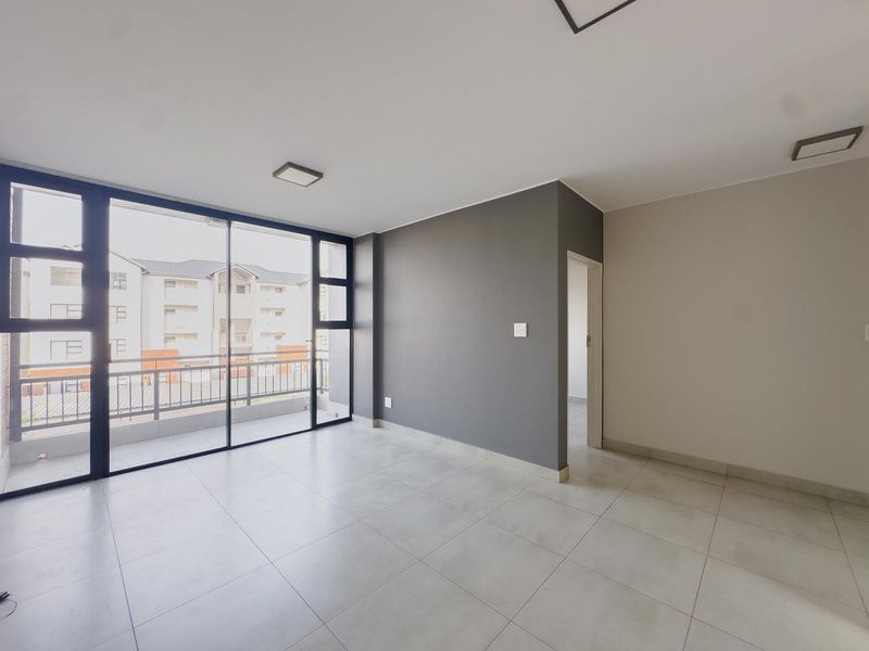 2 Bedroom Apartment with a Balcony - Photo 10