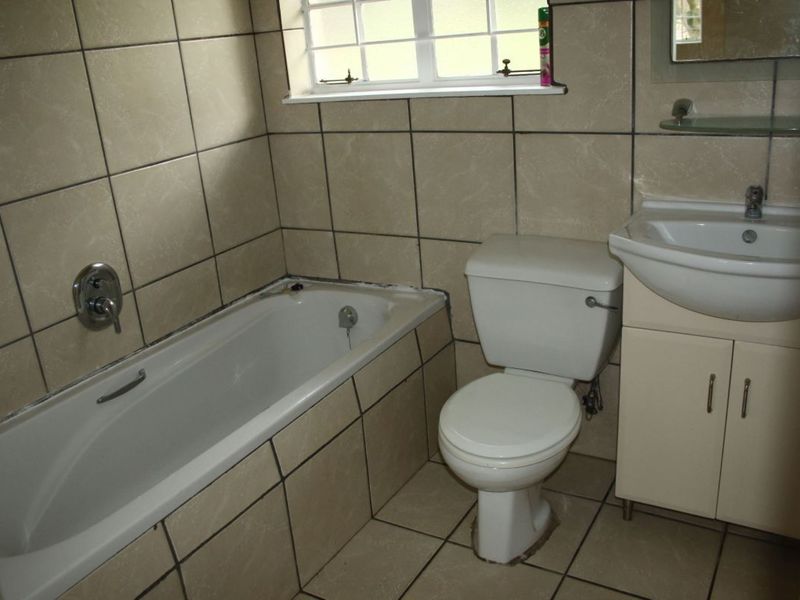 2 bedroom apartment to rent in White River - Photo 4