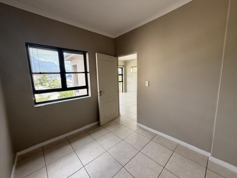 2 Beds unfurnished apartment with parking & balcony, close to Riverlands - Photo 5