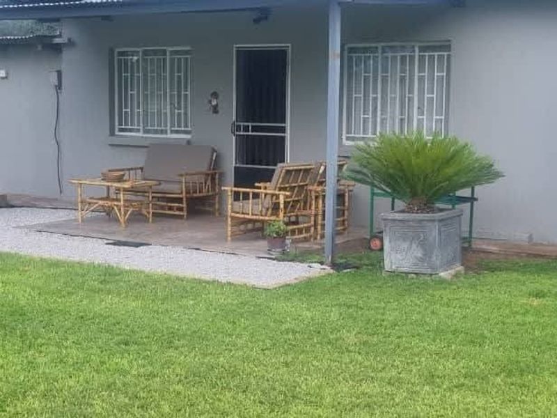 Walk in and produce in a friendly farm environment. - Photo 8