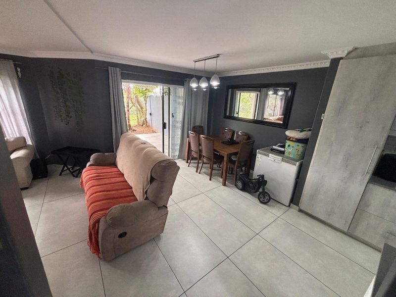 Modern Living | Private Garden | Pet Friendly (Small Dogs) - Photo 5