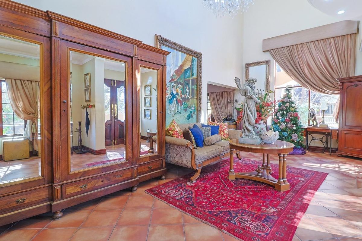 Alberante Security Estate Mansion! - Photo 5