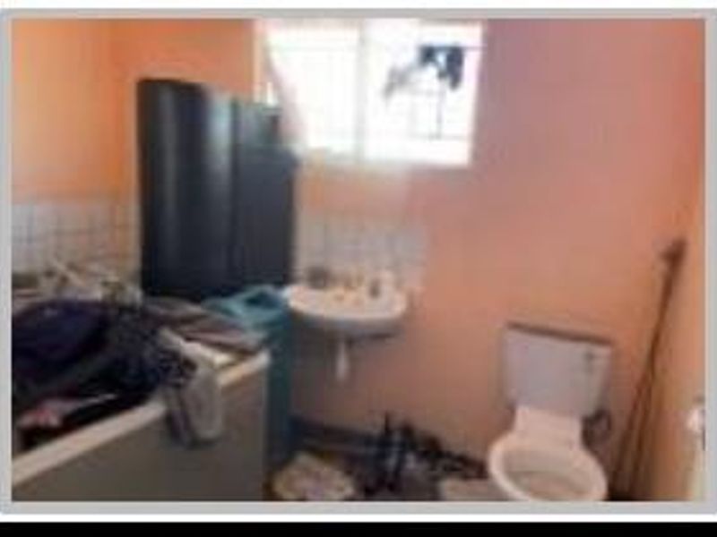 Main Home + Rental Units: 3 Bed/2 Bath & 5 Bed/4 Bath - Photo 8