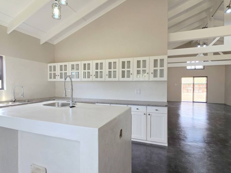 Charming Brand New Family Home in Albertinia - Photo 9