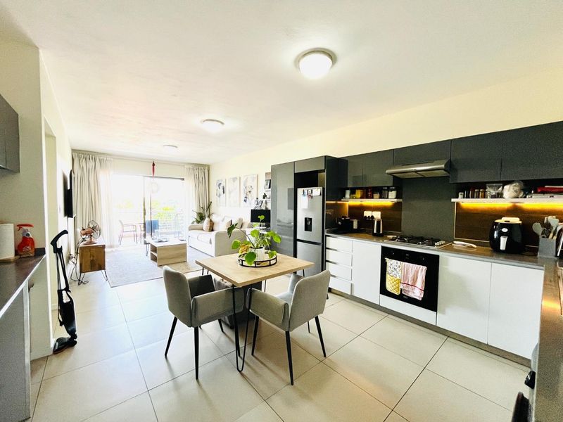 Turnkey Luxury Living with Top-Tier Convenience - Photo 4