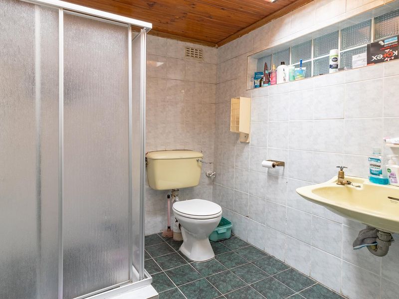 4-Bedroom, 1-Bath Home with Great Bones – Ready for a Little TLC - Photo 10