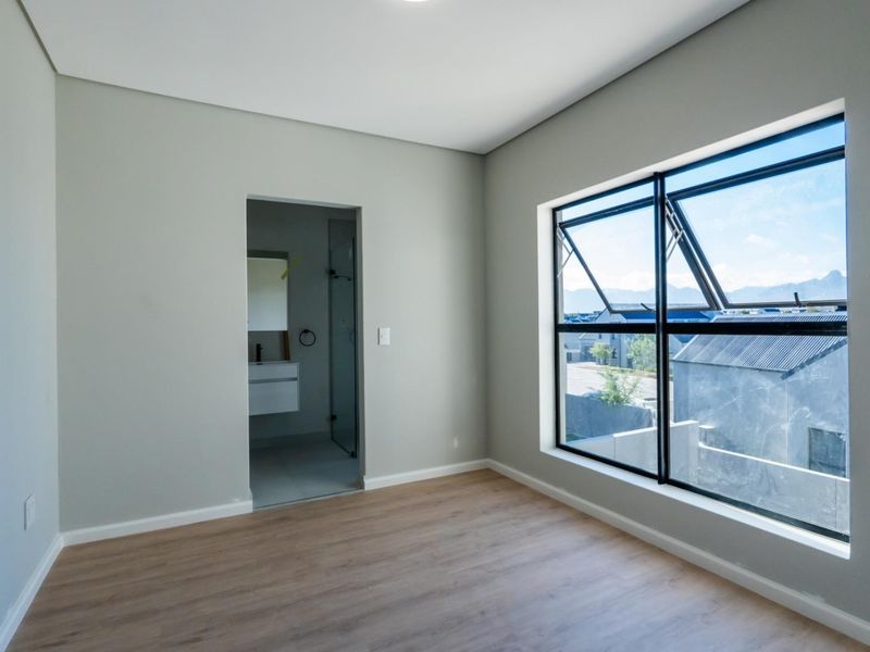Modern 3-Bedroom Home in Aan de Wijnlanden Estate - Photo 10