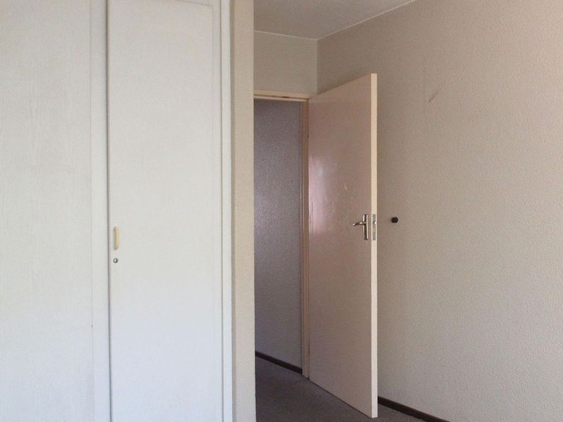 Charming 2‐Bedroom Sectional Title Unit in Vibrant Johannesburg South - Photo 9