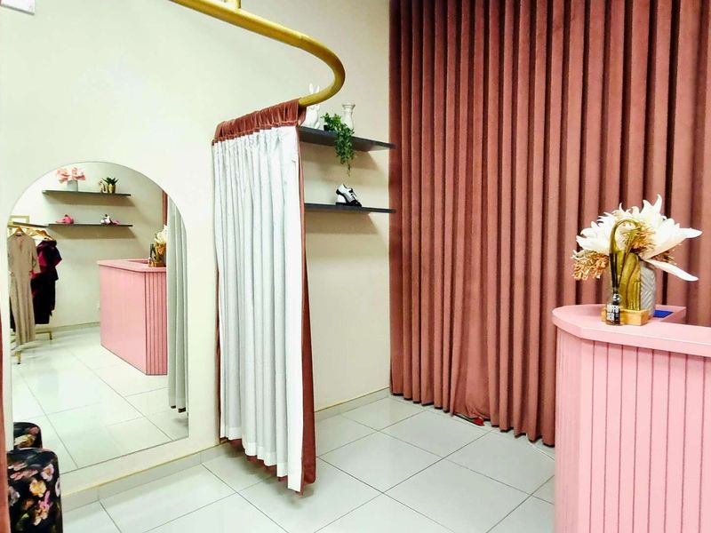 49m2 Boutique Retail Unit in Oceans Mall, Umhlanga – Fashion Fitout & Move-In Ready - Photo 5