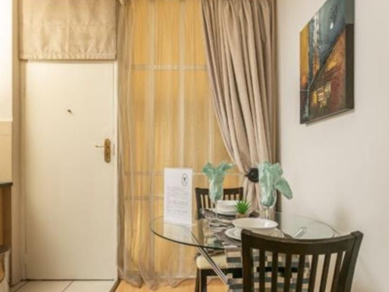 A CHARMING ONE BEDROOM FURNISHED STUDIO - Photo 4