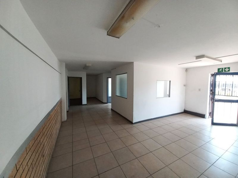 566m2 Driehoek Warehouse To Let - Photo 10