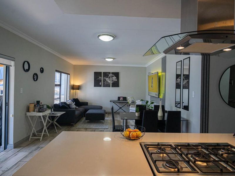 Your Ideal Lock-Up-and-Go with Lifestyle Amenities - Photo 5