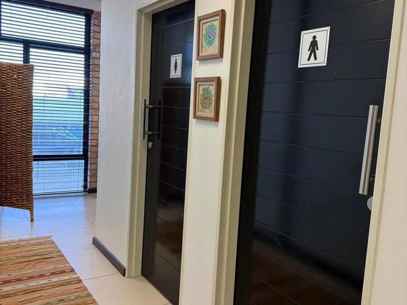 Central- For Sale- N$2 600 000 - Photo 2