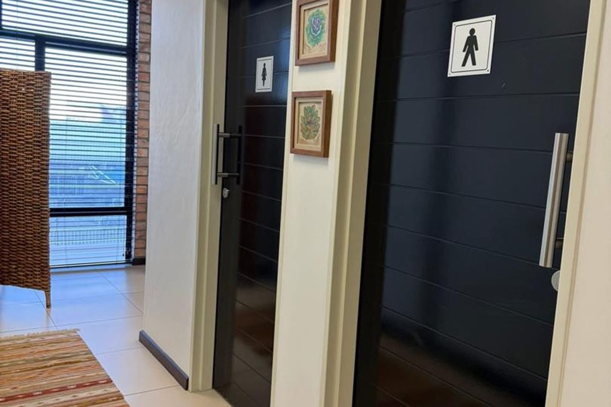 Central- For Sale- N$2 600 000 - Photo 2