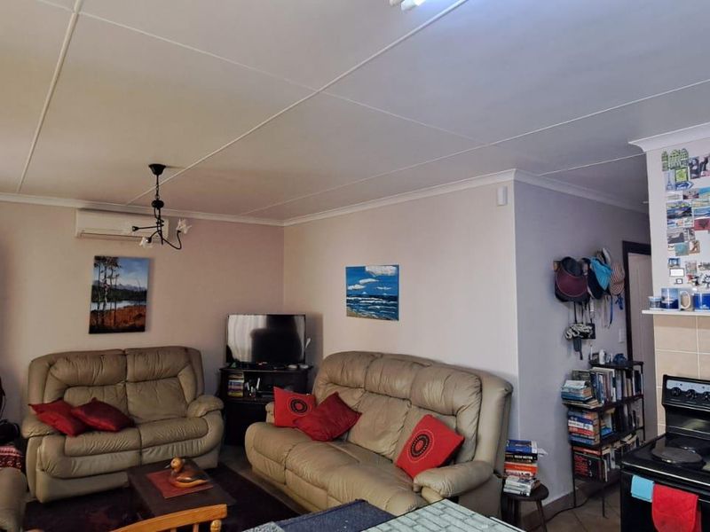 Charming Facebrick Full Title Townhouse in a Popular Complex - Photo 7