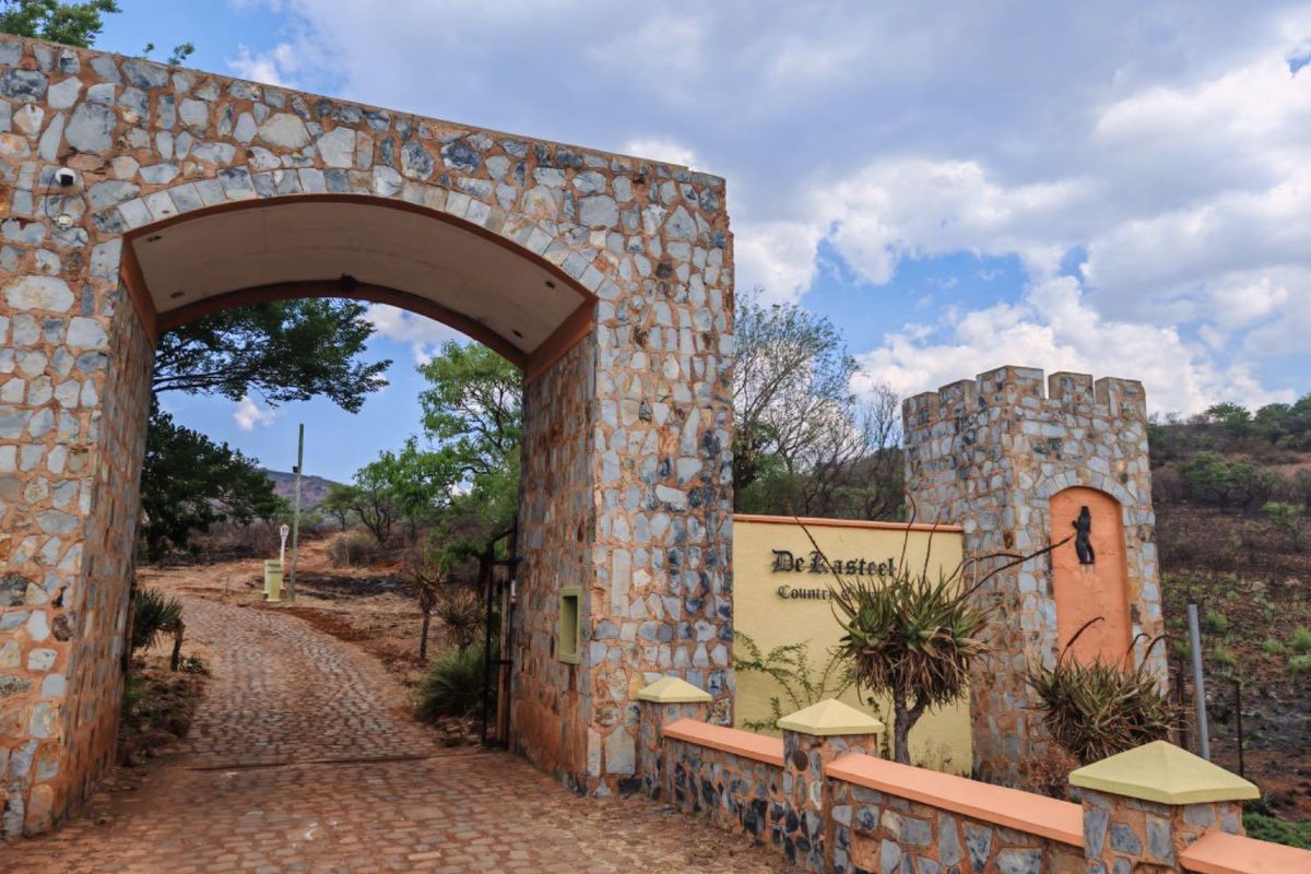 14 Bedroom Lodge With  Chapel For Sale - Photo 5