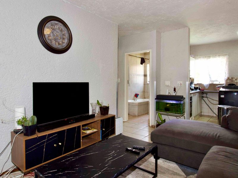 Ground Floor Apartment in a great location. - Photo 4