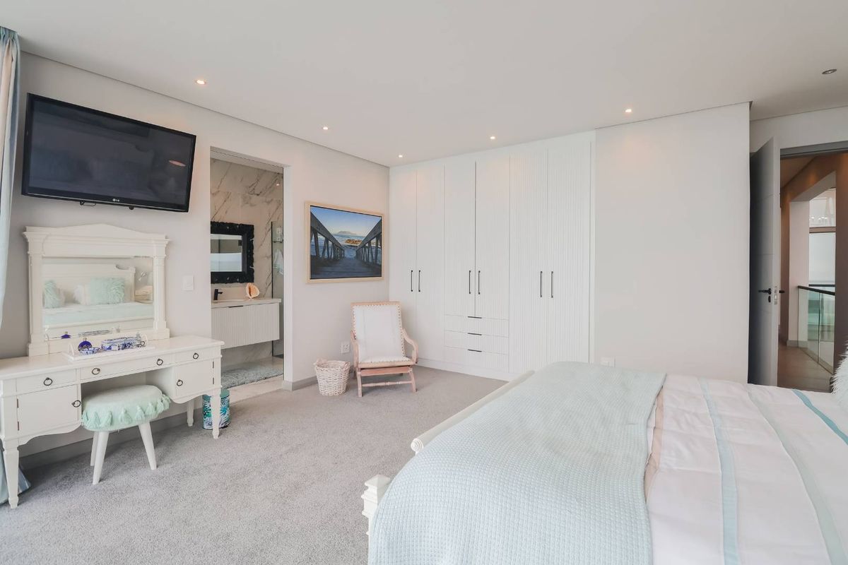 4 Bedroom, 6 Bathroom House in Pinnacle Point - Photo 4