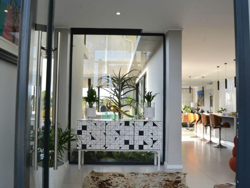 Stunning Family Home For Sale in Palm Lakes Estate - Photo 6