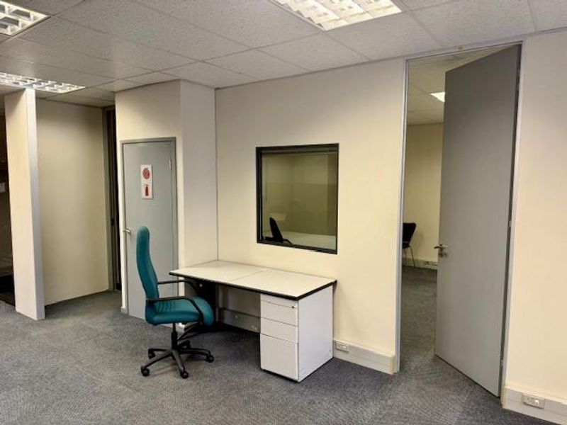 Hendra - Prime 410m2 Commercial Space in Prestigious Building – Versatile & Secure - Photo 7