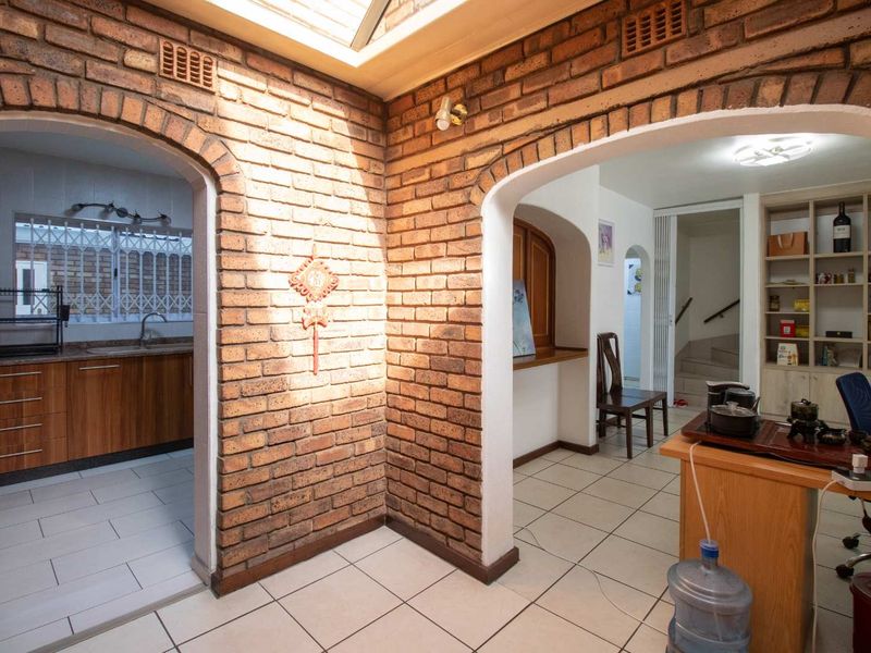 Spacious 3-Bedroom Townhouse in Secure Boomed Area - Must See! - Photo 10