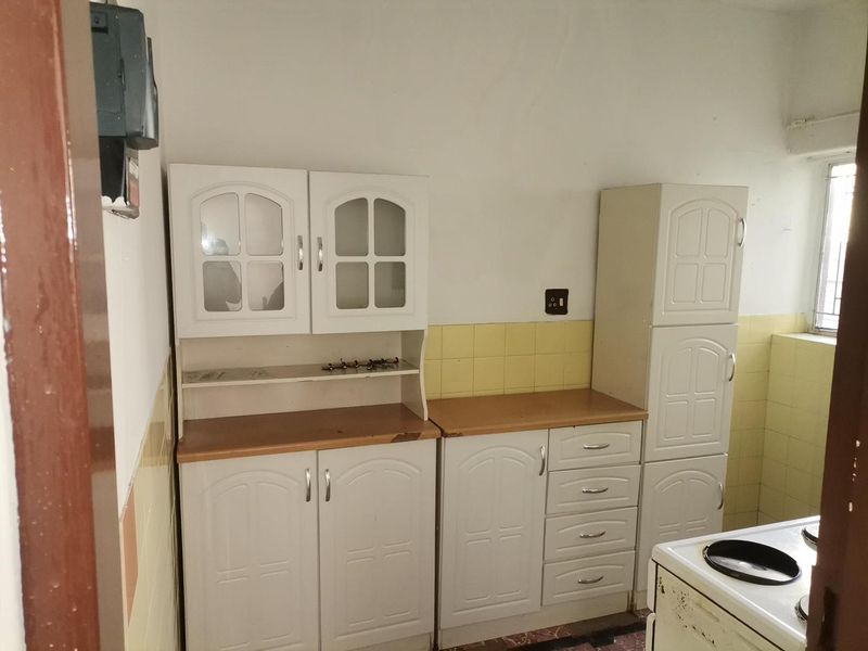 Neat 1 Bedroom Ground Floor Apartment To Let in Witpoortjie - Photo 4