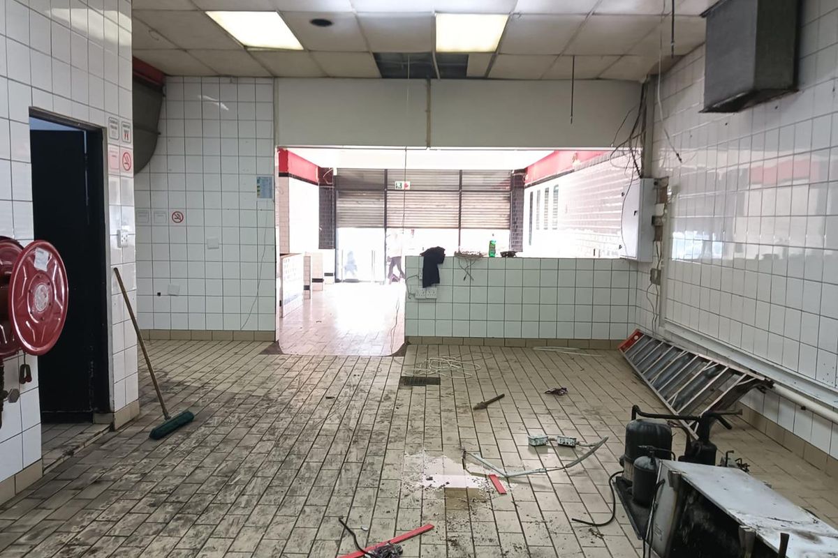 Shop to let in Durban CBD - Photo 4