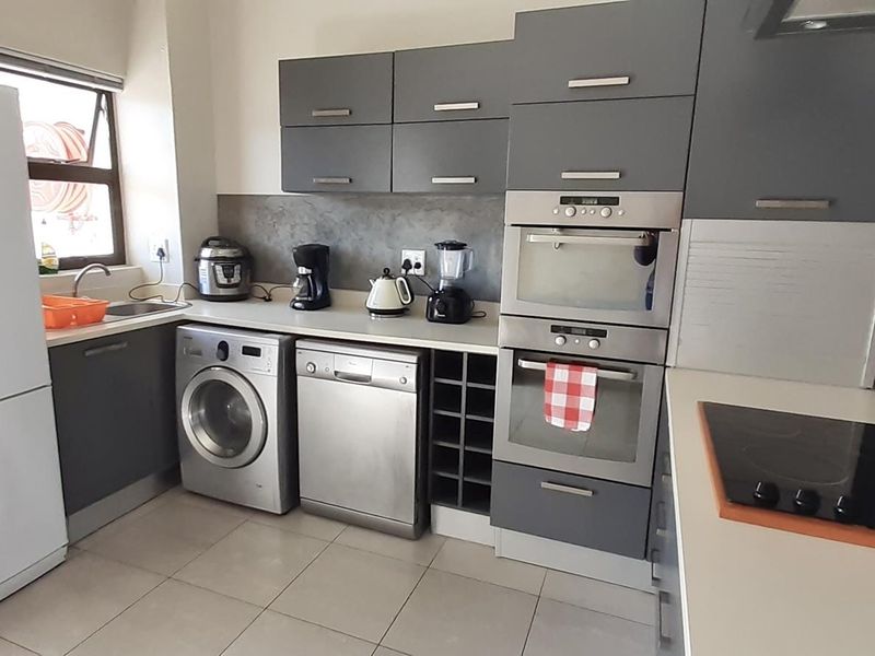 2 Bedrooms Furnished Apartment To Rent in Lagoon - Photo 5