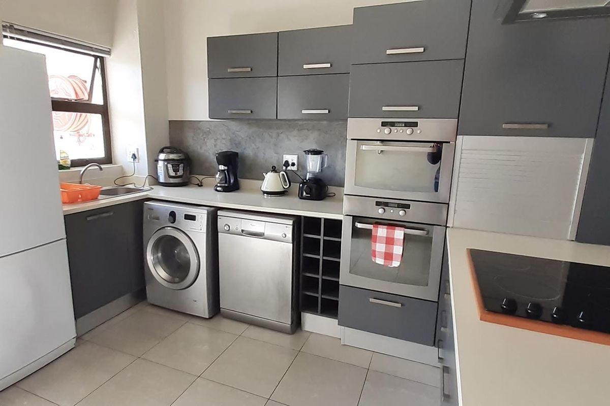 2 Bedrooms Furnished Apartment To Rent in Lagoon - Photo 5