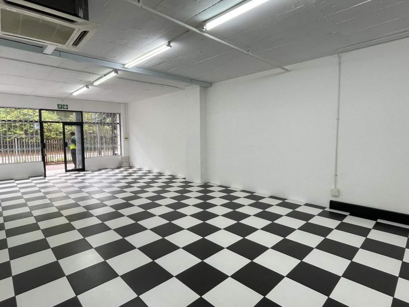 Retail Space Available in a Thriving Durban North Shopping Destination - Photo 9