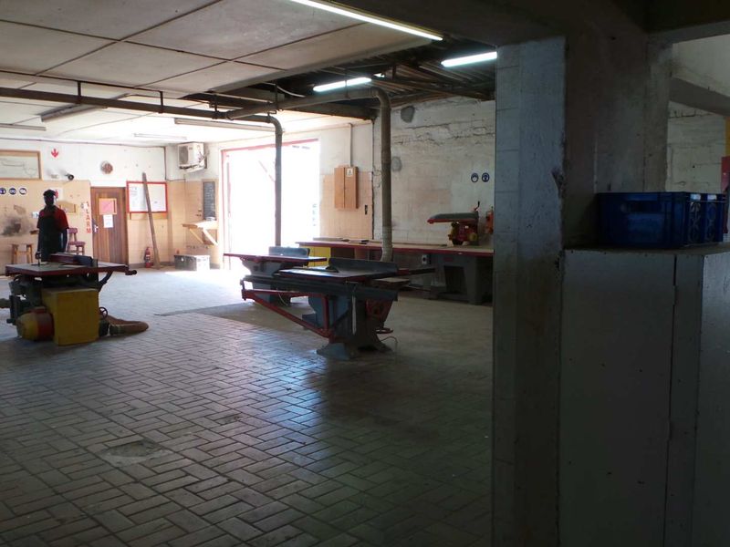 Light Industrial workshop with offices and flat at Industrial 1 - Photo 4