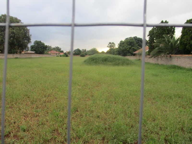 PRIME LAND AND LOCATION ! - Photo 3