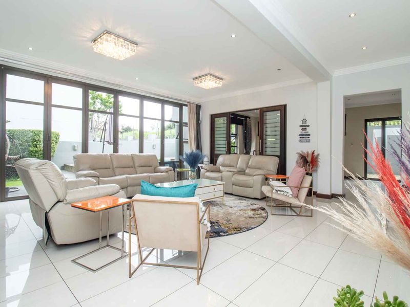 Spacious Double Story Cluster in a Lifestyle Estate - Photo 9