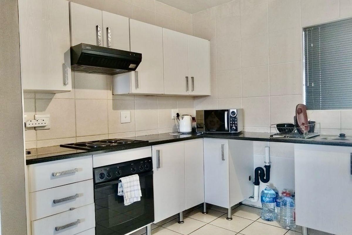 1st  Floor Double Storey Appartment - Photo 3