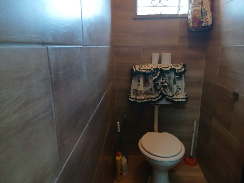 Family Home For Sale - Photo 9