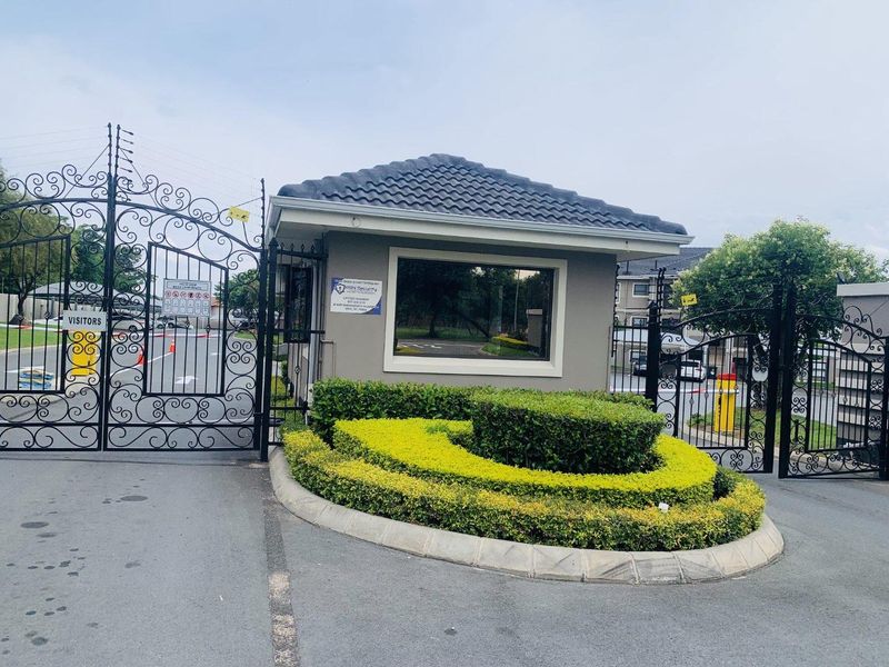 Modern 1-Bed Apartment in Palm View Estate - Photo 2