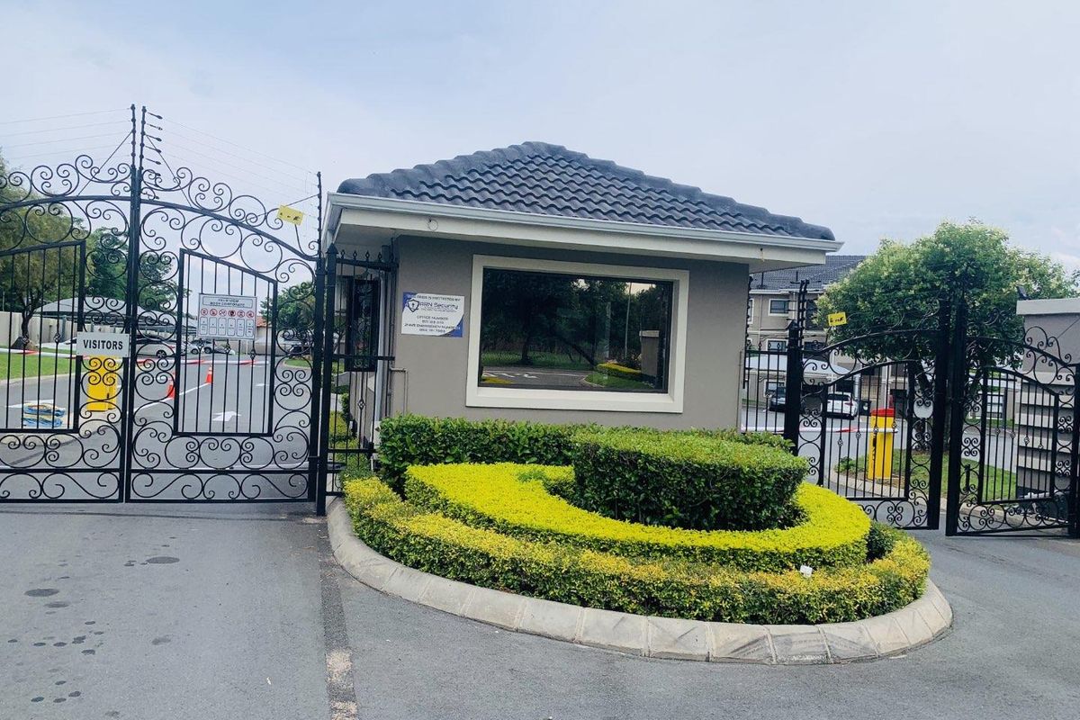 Modern 1-Bed Apartment in Palm View Estate - Photo 2