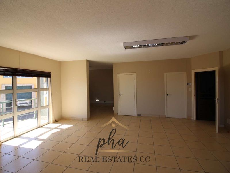 Warehouse with offices for sale - Swakopmund (Industrial) - Photo 3