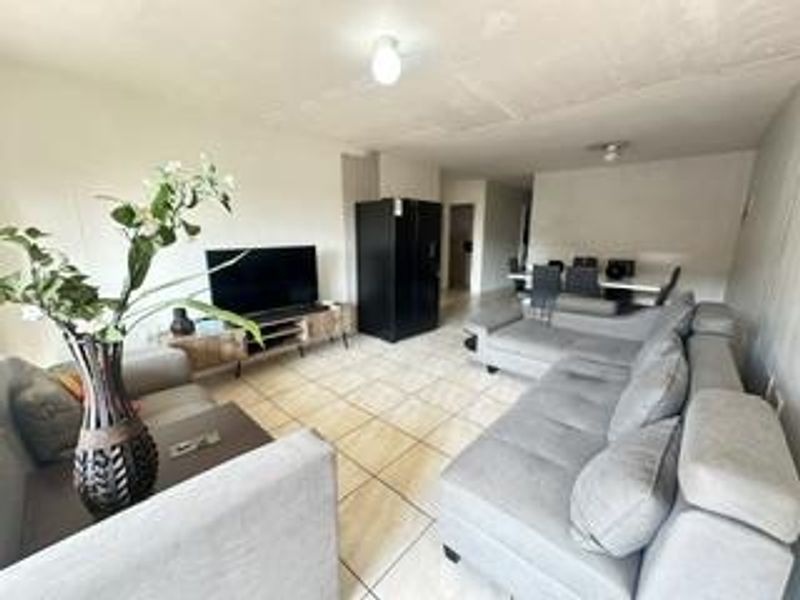 Spacious 2.5-Bed Apartment in Sunnyside – Ideal Location! - Photo 4
