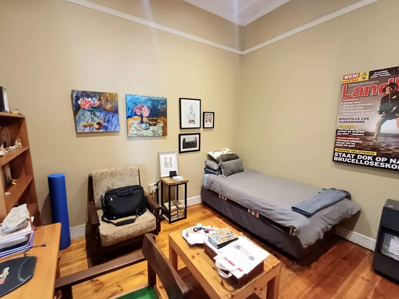 Charming 2 Bedroom Home with timeless features & modern touches - Photo 10